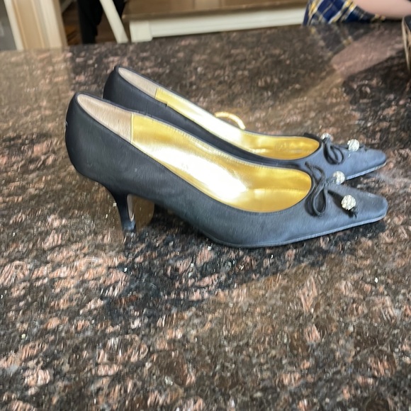 Heels - Picture 3 of 5